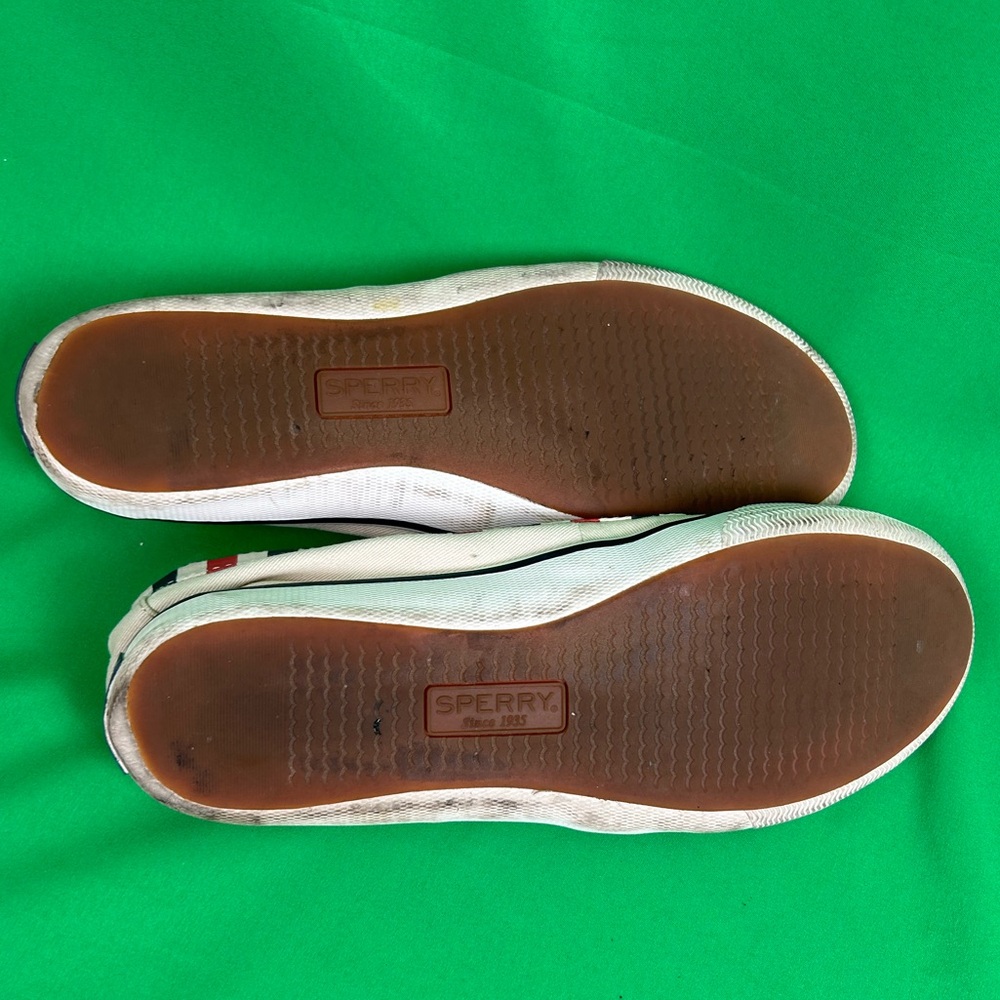 EUC Sperry Women’s White Boat Shoes with Blue and Red Trim. Size 9.5 - Picture 6 of 7